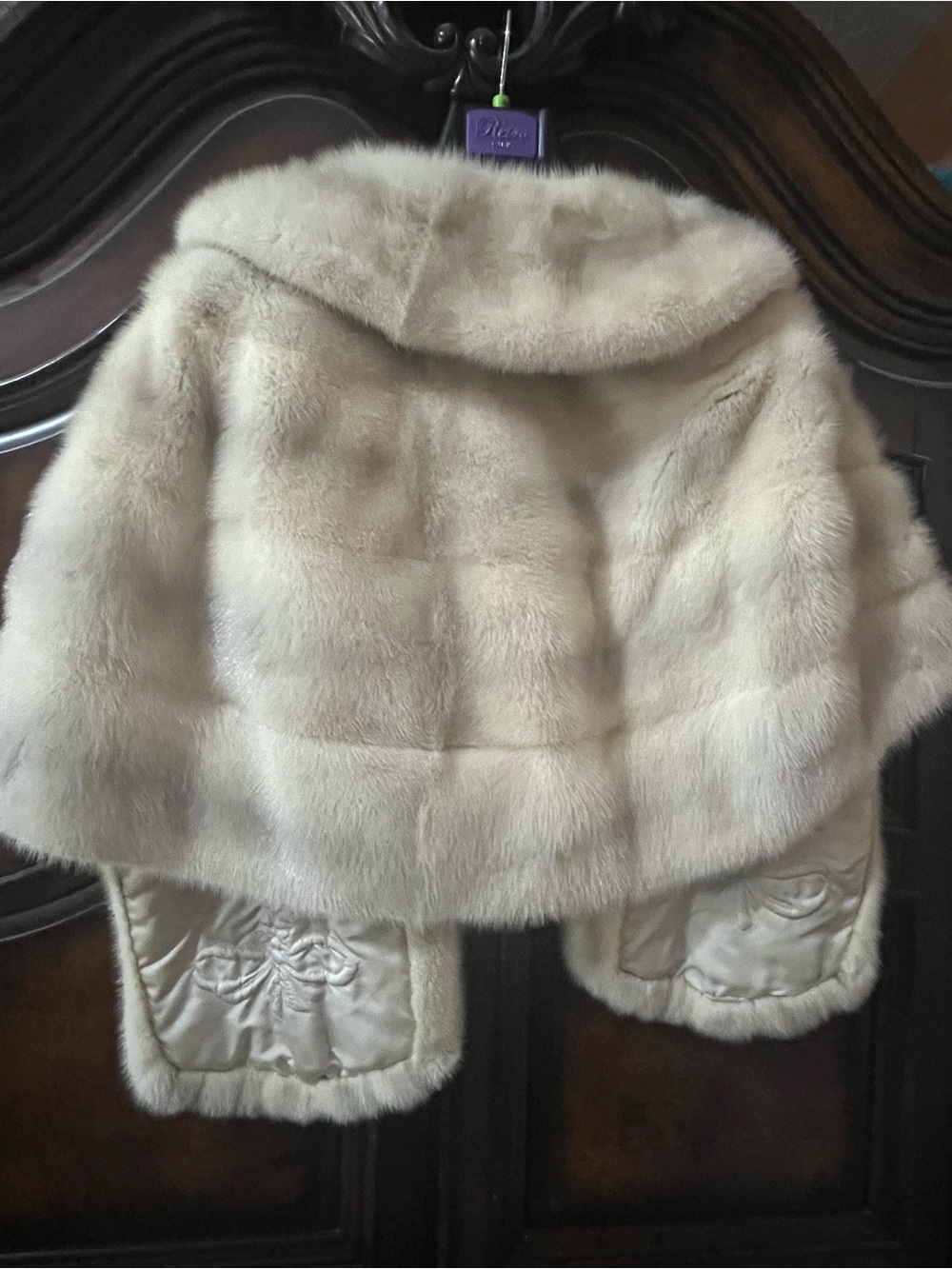 Genuine White Mink Stole - Picture 4 of 4